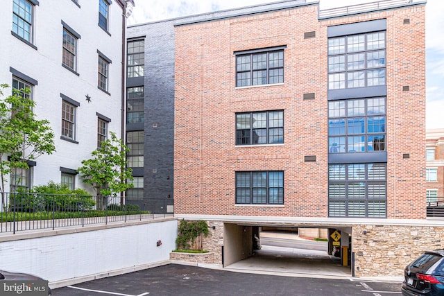 521 N Washington St Unit 201, Alexandria, VA 22314 - view of property with uncovered parking