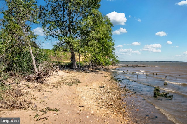 9129 Pebble Beach Ln, King George, VA 22485 - water view featuring local beach
