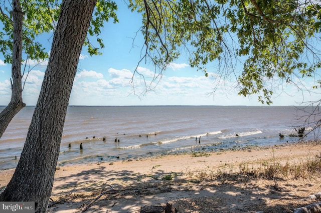 9129 Pebble Beach Ln, King George, VA 22485 - water view featuring local beach