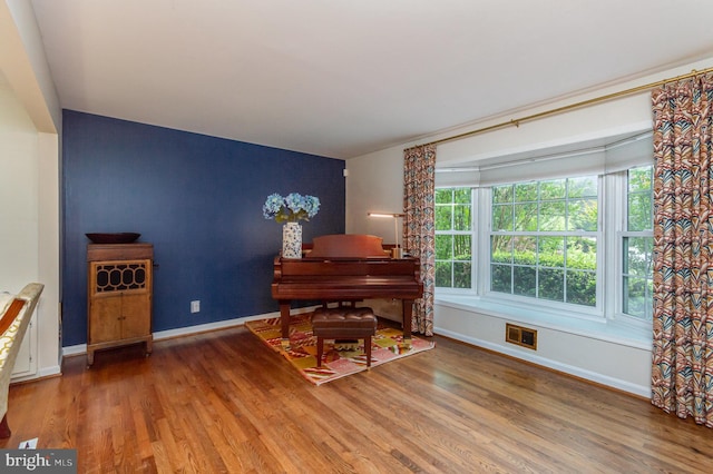 4401 Aragon Pl, Alexandria, VA 22309 - living area with wood finished floors and baseboards