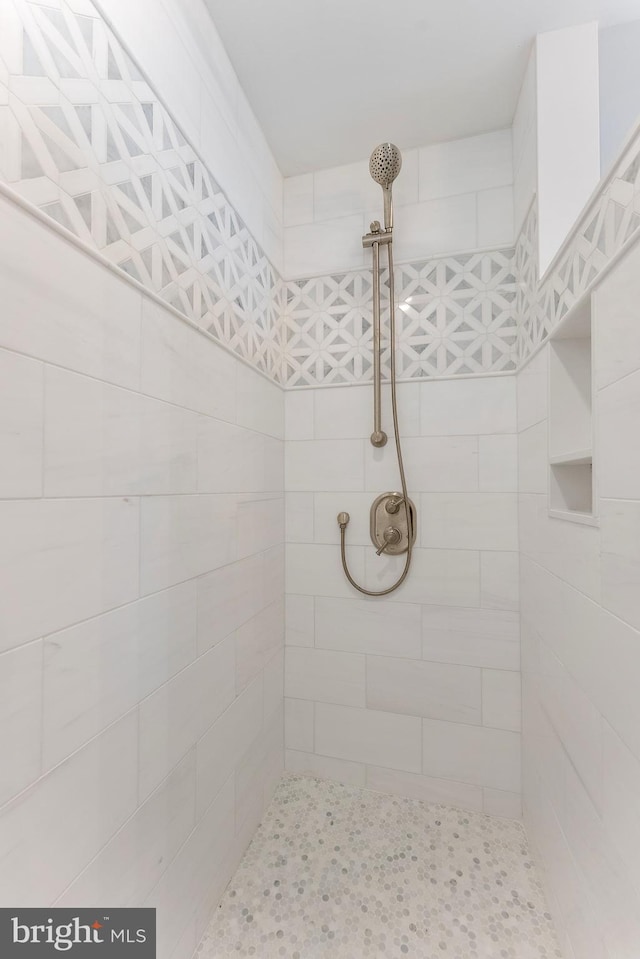 135 Walnut Ave, North Wildwood, NJ 08260 - bathroom with tiled shower
