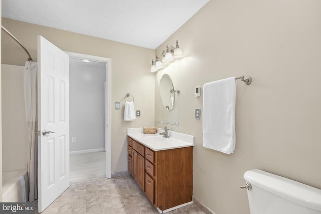 111 Fox Hill Rd, Front Royal, VA 22630 - full bath featuring vanity, baseboards, toilet, and curtained shower