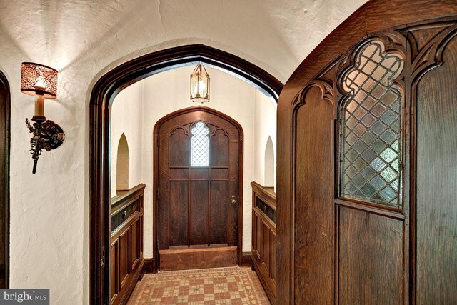 218 Parkside Ave, Trenton, NJ 08618 - foyer entrance with arched walkways and a textured wall