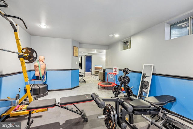 exercise area featuring recessed lighting