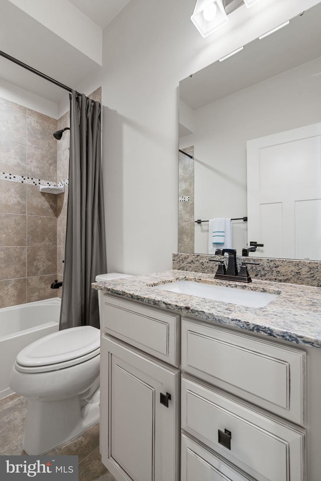18095 Red Mulberry Rd, Dumfries, VA 22026 - full bathroom with toilet, shower / tub combo with curtain, and vanity