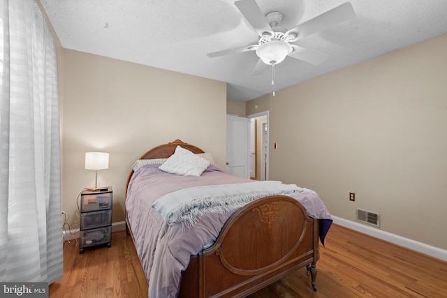 412 Linda Ave, Linthicum Heights, MD 21090 - bedroom with wood finished floors, baseboards, and a ceiling fan