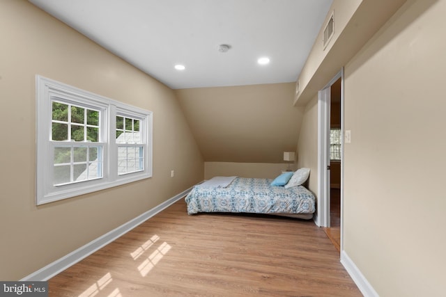 412 Linda Ave, Linthicum Heights, MD 21090 - bedroom with baseboards, light wood-type flooring, vaulted ceiling, and recessed lighting