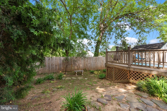 412 Linda Ave, Linthicum Heights, MD 21090 - view of yard with a deck