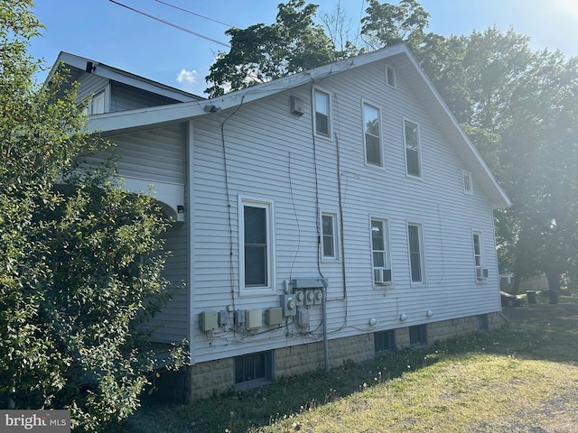 742 S State St, Dover, DE 19901 - view of side of property with a yard