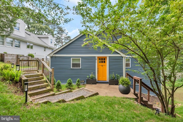 8014 Forest Glen Dr, Pasadena, MD 21122 - view of front of home featuring a front yard