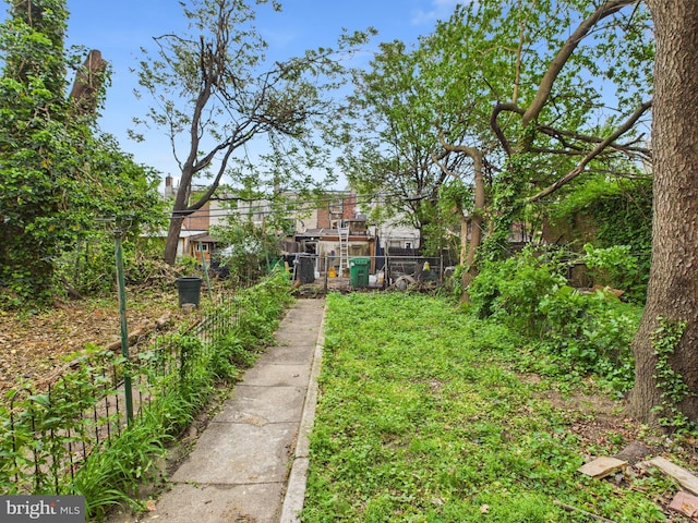 5135 N Fairhill St, Philadelphia, PA 19120 - view of yard featuring fence