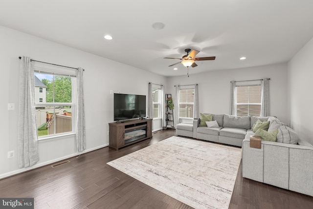 8365 Eagle St, Glen Burnie, MD 21060 - living area featuring a ceiling fan, recessed lighting, dark wood finished floors, and baseboards