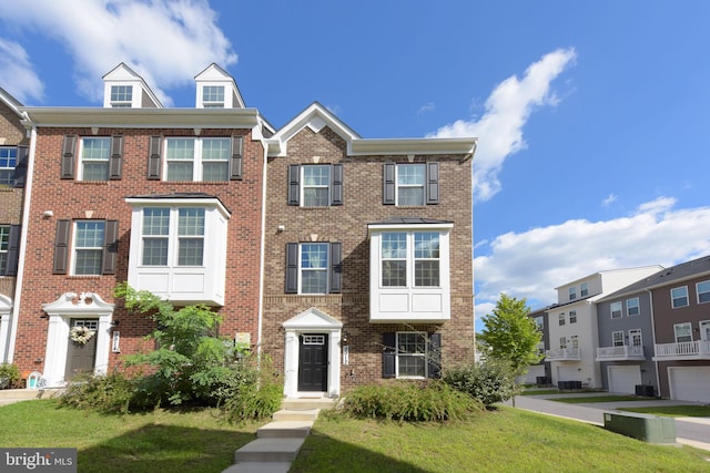 9912 Vista Pointe Dr, Upper Marlboro, MD 20774 - multi unit property with a front yard and brick siding