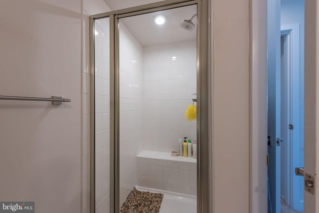 9912 Vista Pointe Dr, Upper Marlboro, MD 20774 - full bath featuring a shower stall