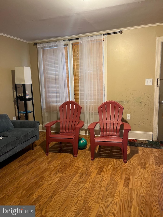 217 Federal St, Lebanon, PA 17042 - sitting room featuring baseboards, crown molding, and wood finished floors