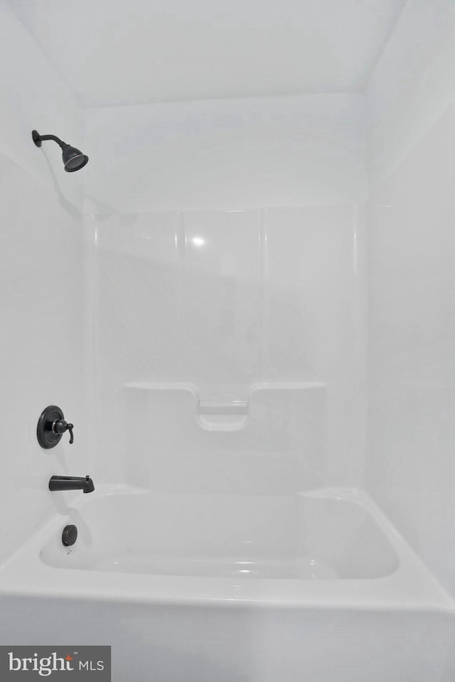 1011 Southwood Dr, Shippensburg, PA 17257 - full bathroom featuring shower / tub combination