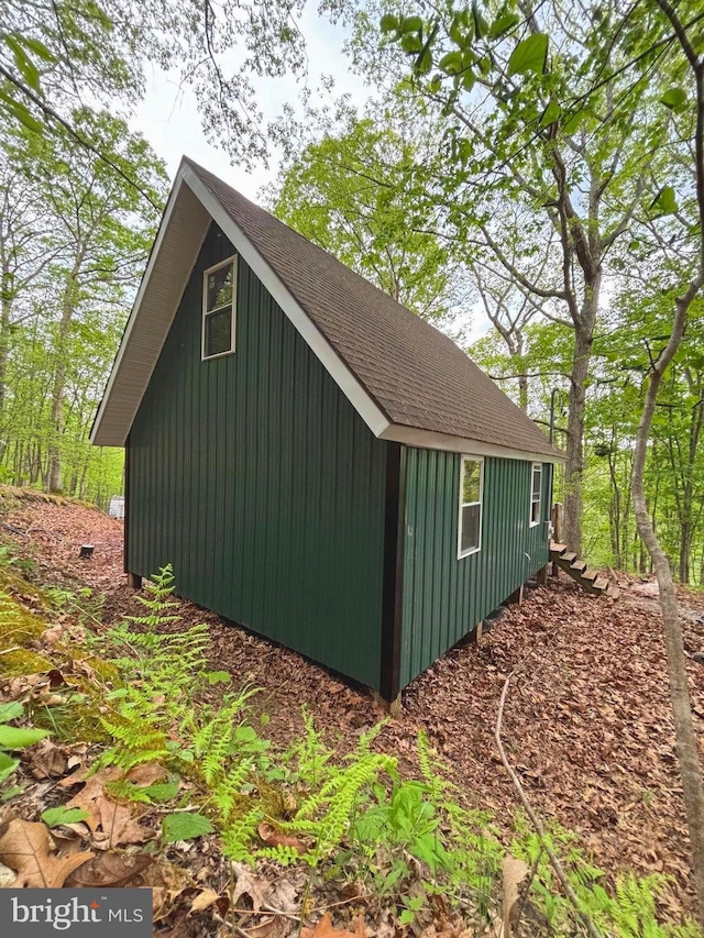 view of outbuilding featuring an outbuilding