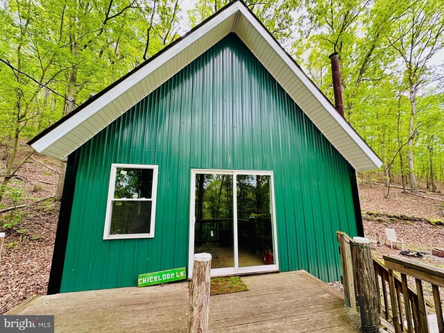 view of outdoor structure