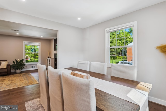 101 Oakmont Ct NE, Vienna, VA 22180 - dining space featuring dark wood-type flooring, recessed lighting, and baseboards
