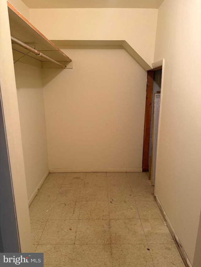 5119 19th St N, Arlington, VA 22207 - view of walk in closet