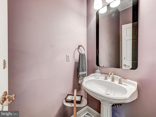 26 Bellchase Ct Unit B, Pikesville, MD 21208 - bathroom featuring a sink