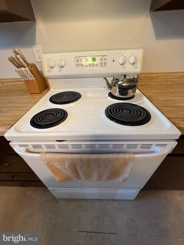 166 Elmtowne Blvd, Hammonton, NJ 08037 - kitchen view of white electric range