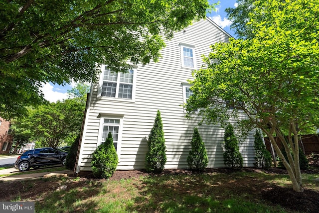 11441 Log Ridge Dr, Fairfax, VA 22030 - view of home's exterior