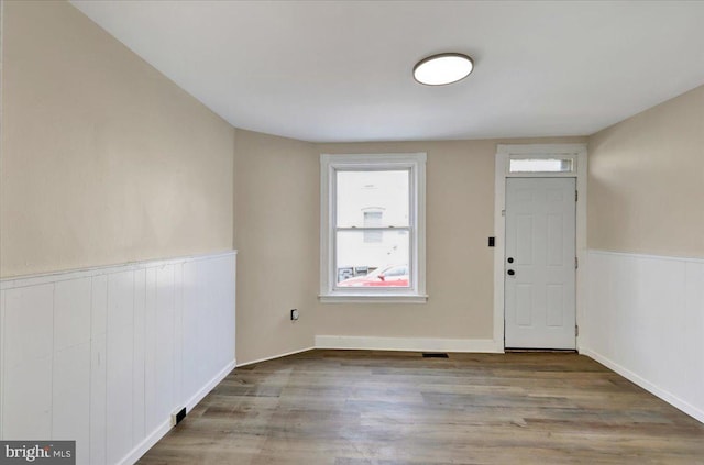 472 Atlantic Ave, Lancaster, PA 17602 - entrance foyer featuring wood finished floors and wainscoting