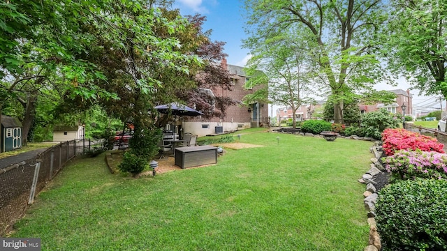100 Lakeview Dr, Ridley Park, PA 19078 - view of yard featuring fence