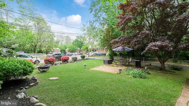 100 Lakeview Dr, Ridley Park, PA 19078 - view of yard featuring fence