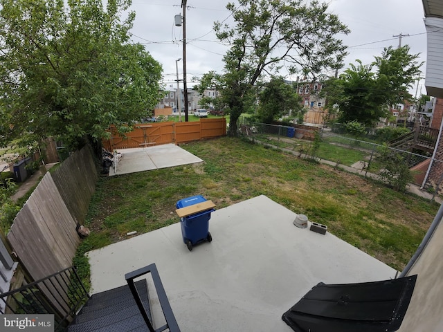 1632 Moreland Ave, Baltimore, MD 21216 - view of yard featuring a patio area