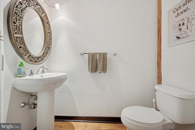 bathroom featuring toilet