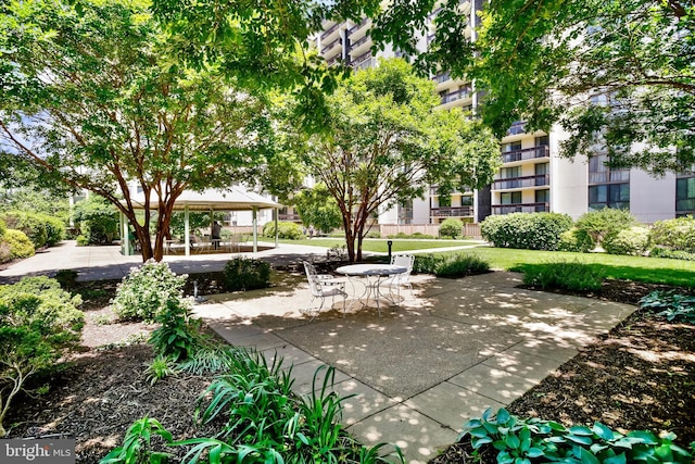 5300 Holmes Run Pkwy Unit 407, Alexandria, VA 22304 - view of home's community with a gazebo