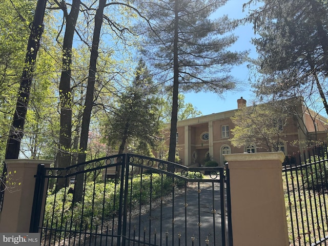 11500 Springridge Rd, Potomac, MD 20854 - gate featuring fence