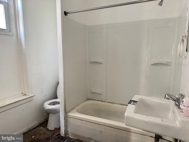 531 N 63rd St, Philadelphia, PA 19151 - bathroom with a sink, bathing tub / shower combination, and toilet