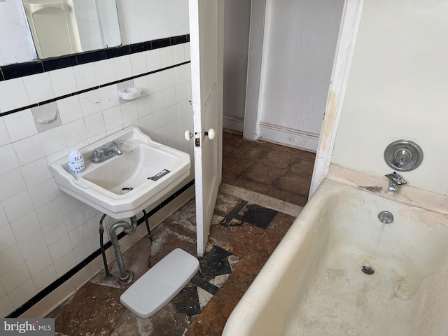 531 N 63rd St, Philadelphia, PA 19151 - bathroom featuring a sink and a bathtub