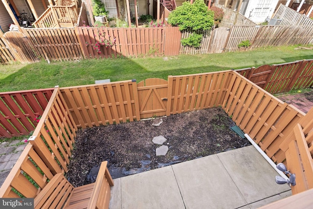 2505 Wheat Meadow Ct, Herndon, VA 20171 - view of yard featuring a gate