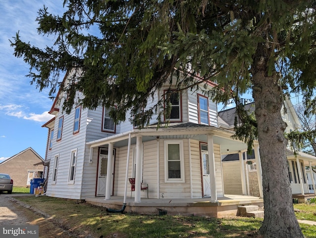 view of front of property with covered porch