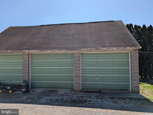 view of detached garage