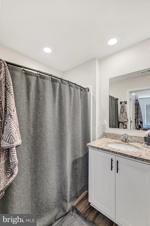 305 Maple Run Dr, York, PA 17404 - full bathroom with vanity, a shower with curtain, and recessed lighting