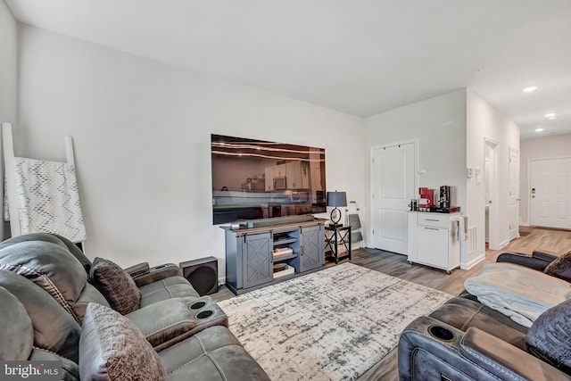 305 Maple Run Dr, York, PA 17404 - living room featuring wood finished floors, recessed lighting, and baseboards