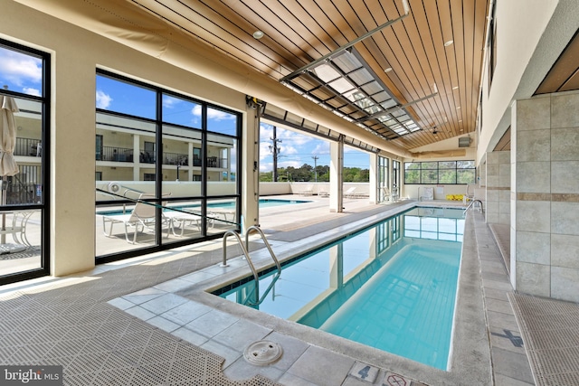 11 142nd St Unit 31003, Ocean City, MD 21842 - indoor community pool featuring a hot tub