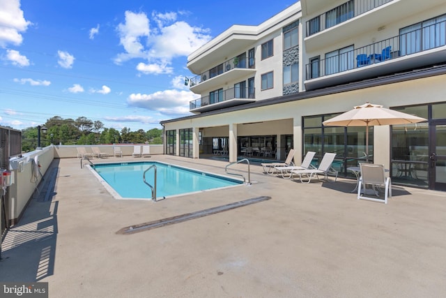 11 142nd St Unit 31003, Ocean City, MD 21842 - community pool featuring a patio area