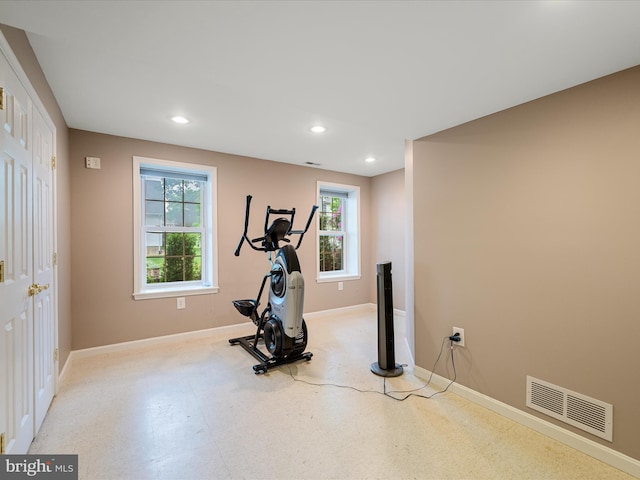 126 Boydton Plank Dr, Stephens City, VA 22655 - workout area with baseboards, recessed lighting, and visible vents