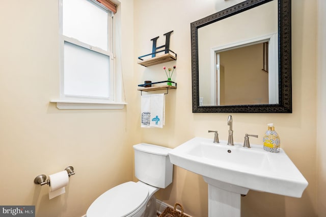 866 N 20th St, Philadelphia, PA 19130 - bathroom with toilet