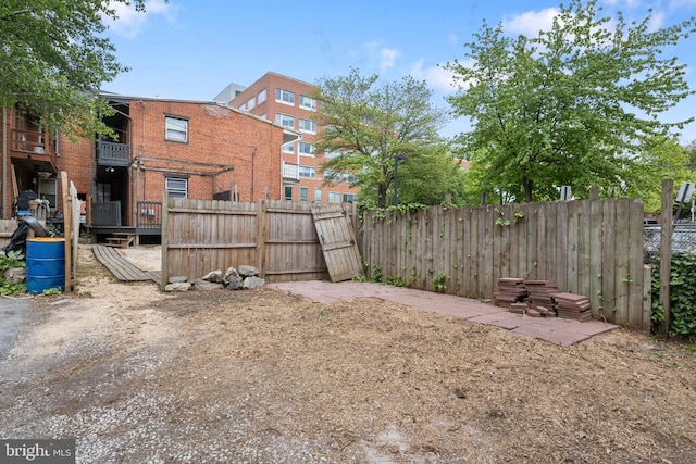 240 W Philadelphia St, York, PA 17403 - view of yard featuring fence