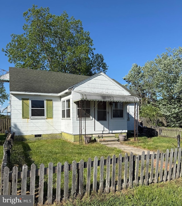 view of front of property featuring entry steps