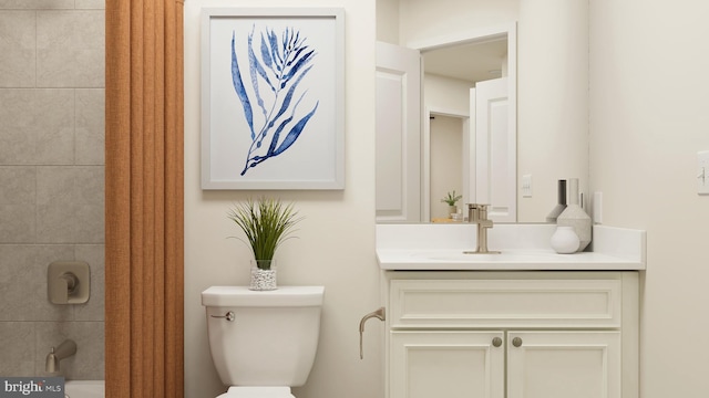 bathroom featuring shower / tub combo with curtain, vanity, and toilet