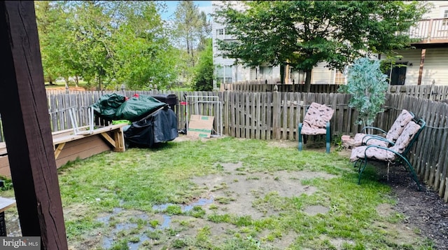 view of fenced backyard