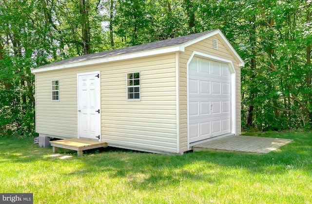 view of detached garage